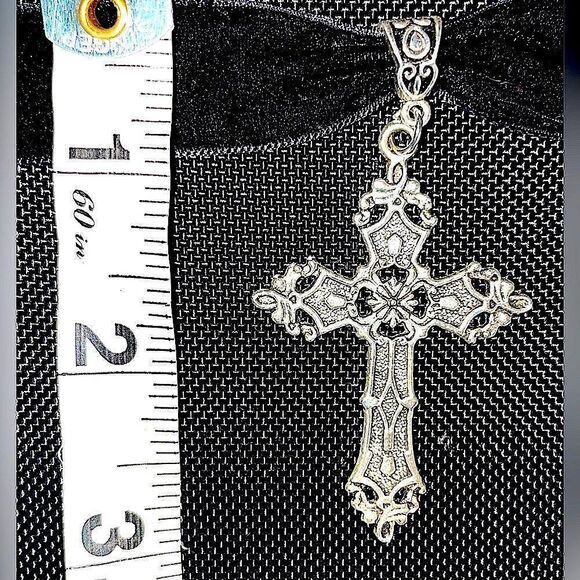 Cross on Velvet Choker Necklace l New - Picture 2 of 6